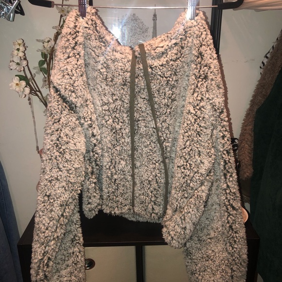 wild fable Tops - Fluffy Women’s Green and White Hoodie Size Large